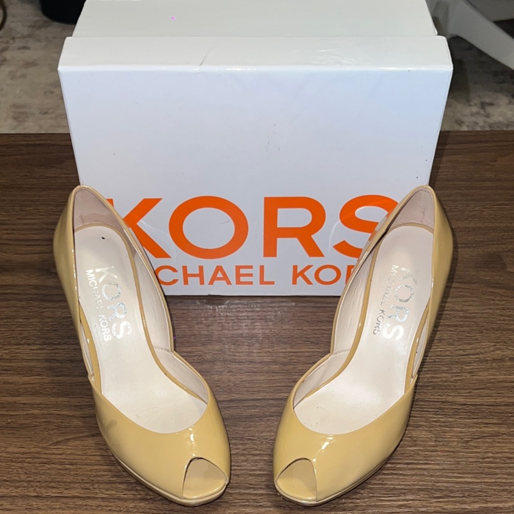 Michael Kors Women's Tan Peep Toe Heels